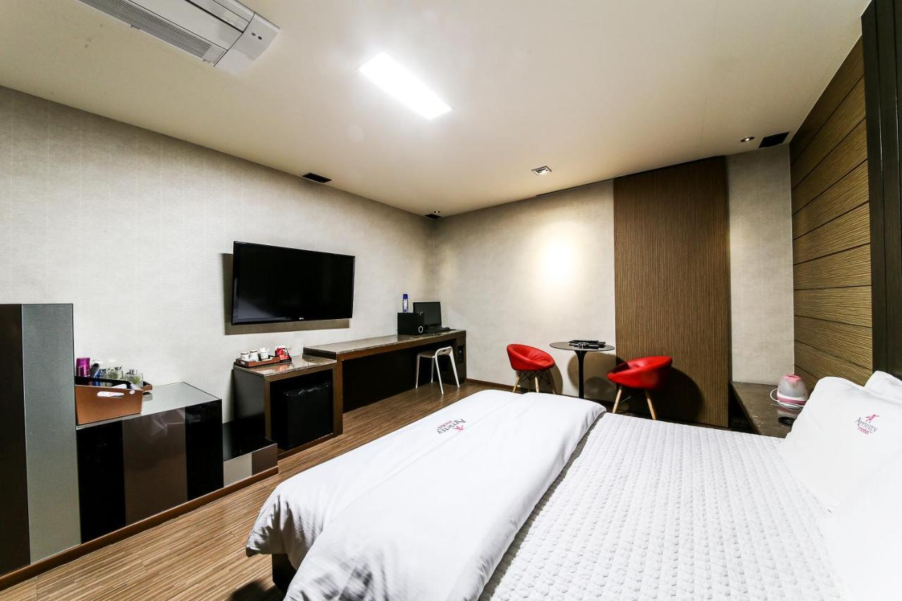 Gyeongju Arrietty Motel Εξωτερικό φωτογραφία