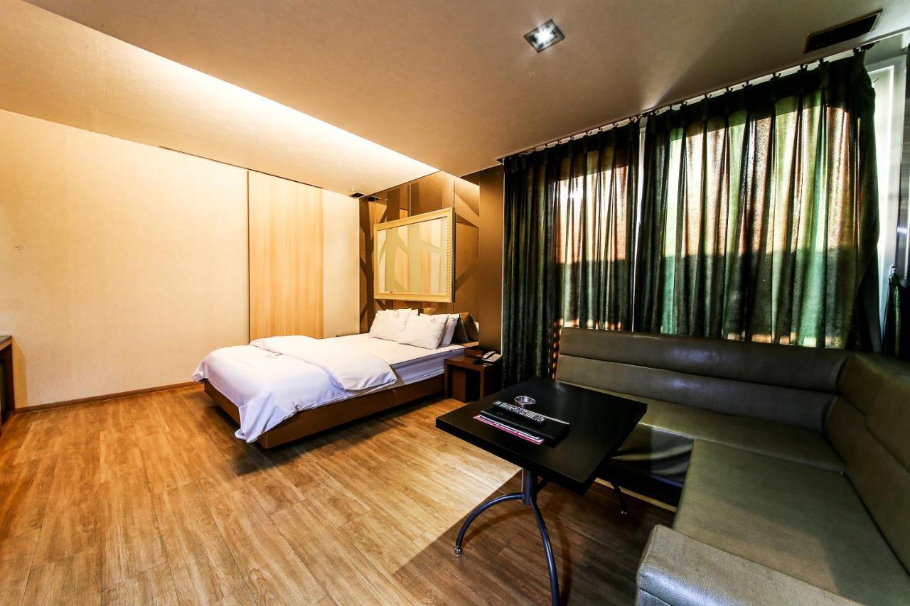 Gyeongju Arrietty Motel Εξωτερικό φωτογραφία