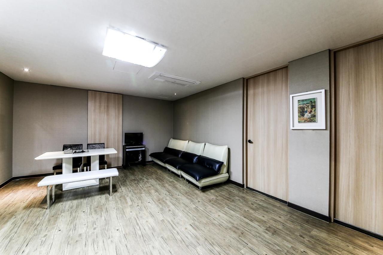 Gyeongju Arrietty Motel Εξωτερικό φωτογραφία