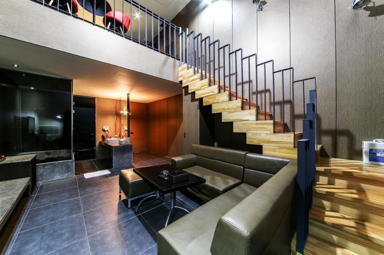 Gyeongju Arrietty Motel Εξωτερικό φωτογραφία