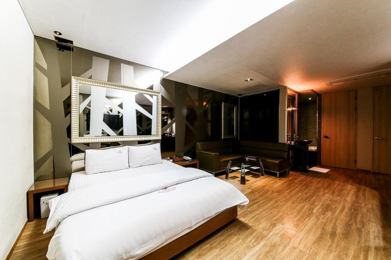 Gyeongju Arrietty Motel Εξωτερικό φωτογραφία