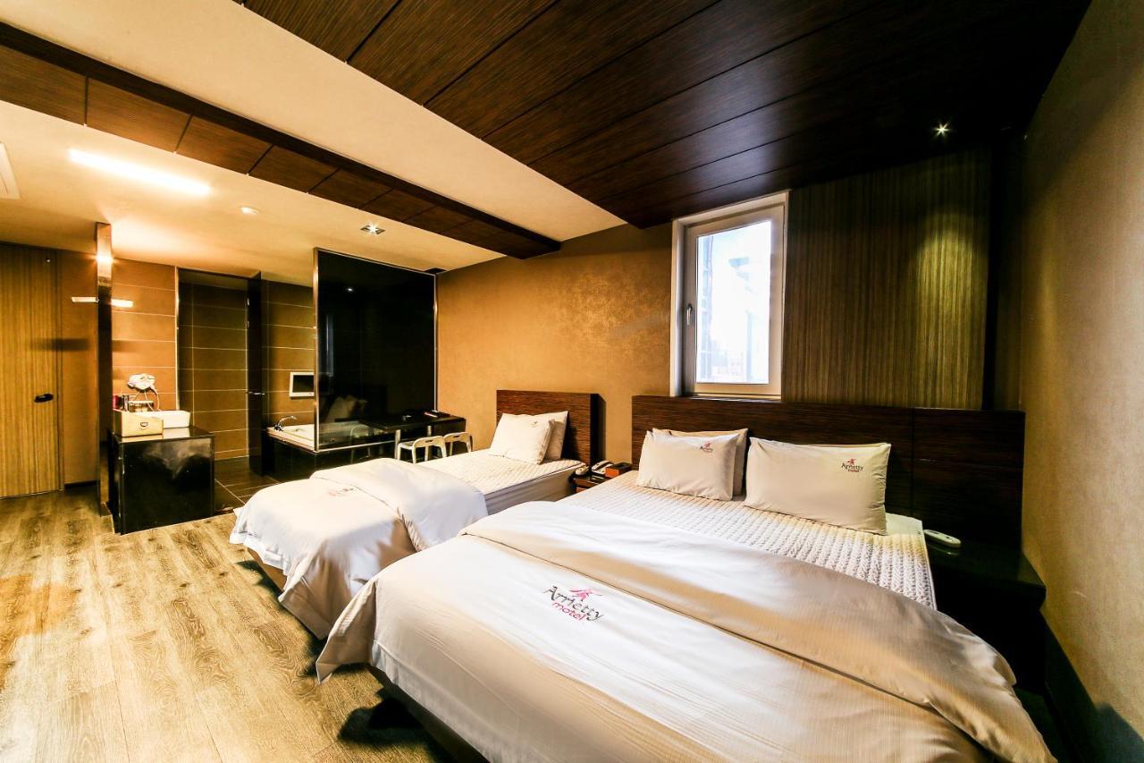 Gyeongju Arrietty Motel Εξωτερικό φωτογραφία