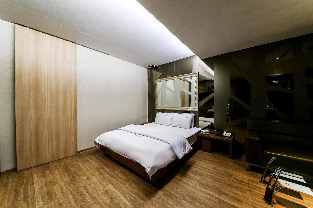 Gyeongju Arrietty Motel Εξωτερικό φωτογραφία