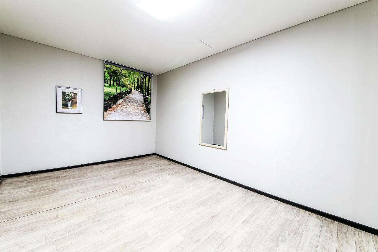Gyeongju Arrietty Motel Εξωτερικό φωτογραφία