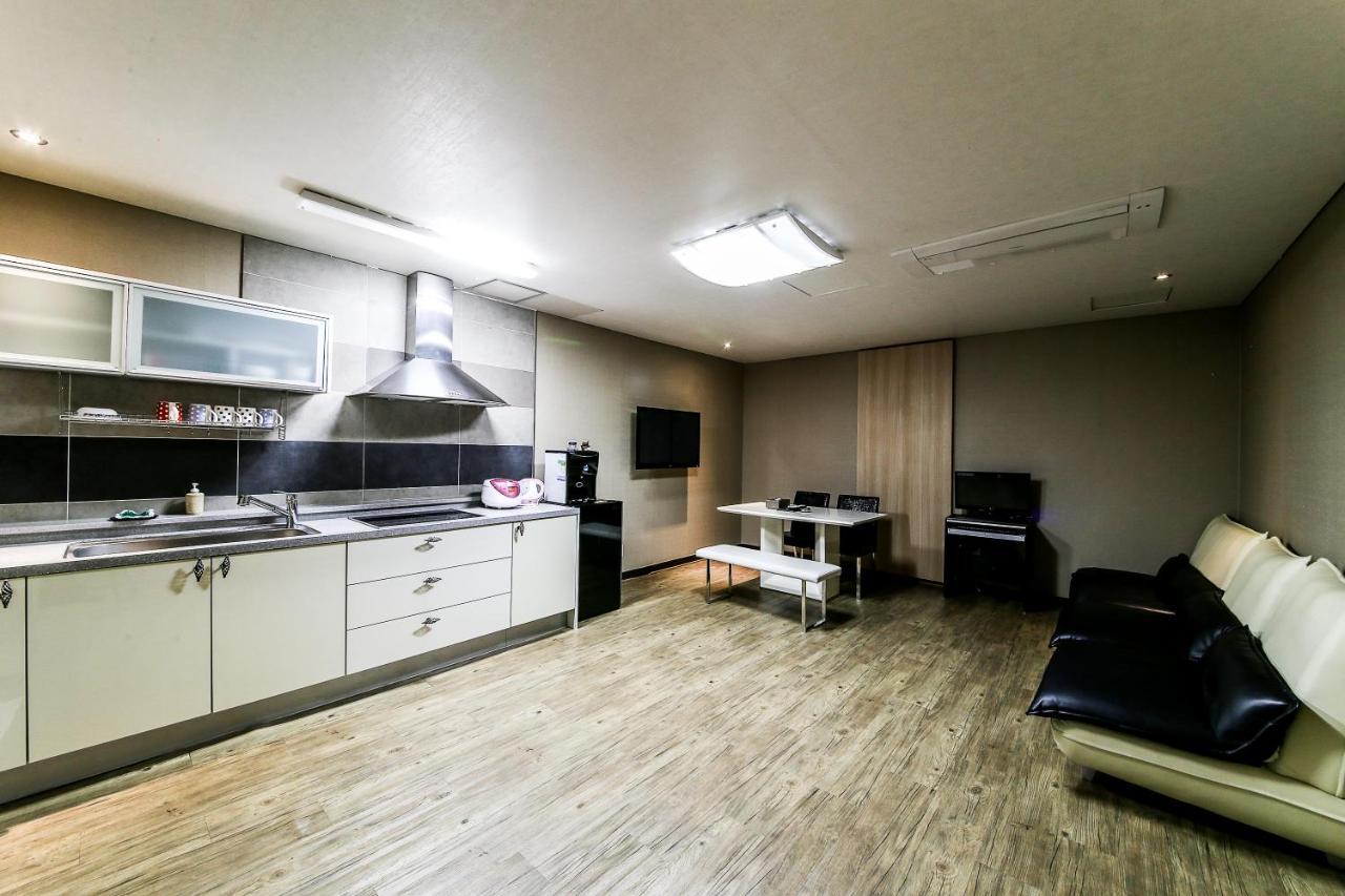 Gyeongju Arrietty Motel Εξωτερικό φωτογραφία