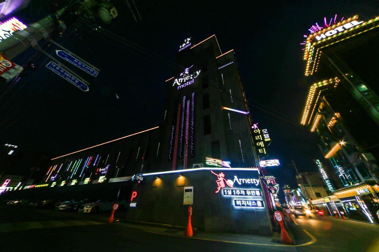 Gyeongju Arrietty Motel Εξωτερικό φωτογραφία
